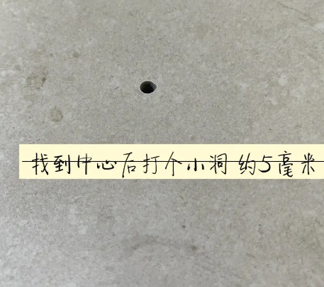 山城瓷砖空鼓维修公司专业解答在瓷砖铺贴过程中，如果砂料搅拌不均匀，将会带来以下问题